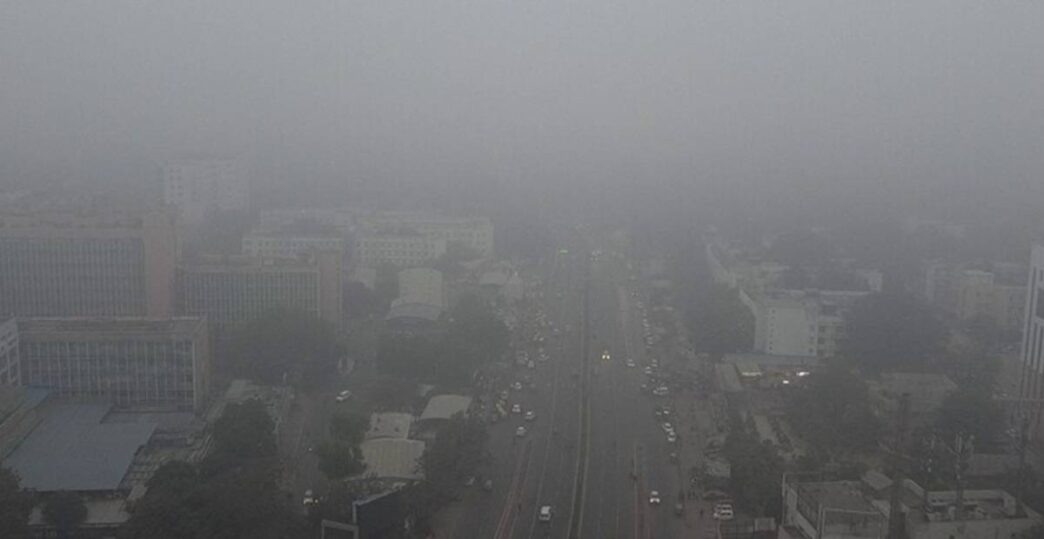 Dense fog grips Delhi-NCR; 128 flights cancelled and schools shut in Noida