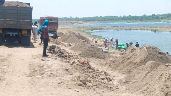 Illegal sand mining along Kolong River sparks alarm in Mayong area